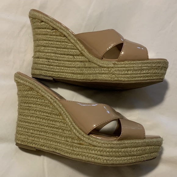 Steve Madden tan woven heel wedges - Picture 1 of 13